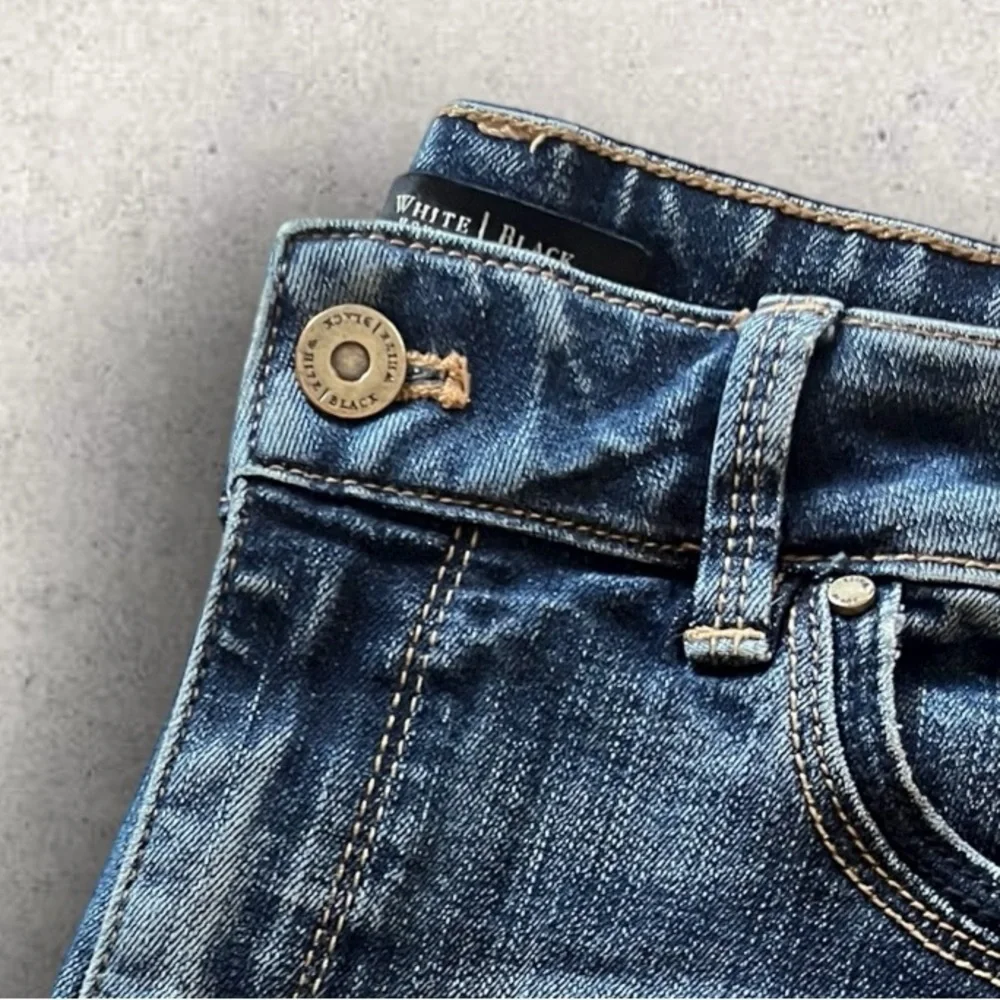 White House Black Market Slim Crop Jeans Size 4 Dark Wash